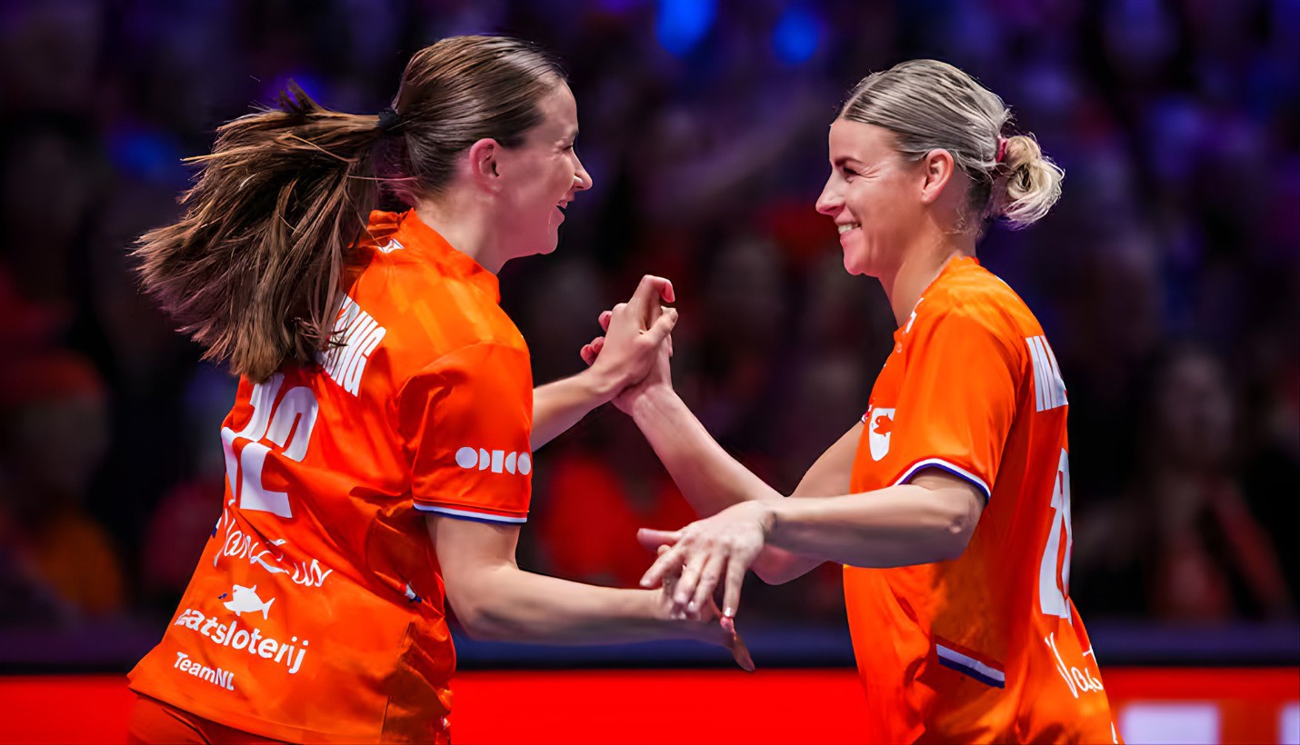 Nederland opent WK met overtuigende zege